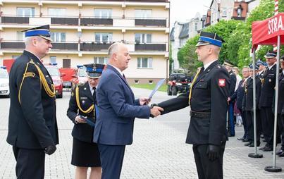 Zdjęcie do Starosta wyr&oacute;żnił funkcjonariuszy KP PSP  i druh&oacute;w OSP