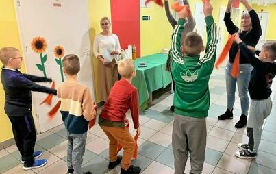 Zdjęcie do Uczniowie Specjalnego Ośrodka Szkolno &ndash; Wychowawczego w Pelplinie z nowym sprzętem zakupionym w ramach Szkolnego Budżetu Obywatelskiego
